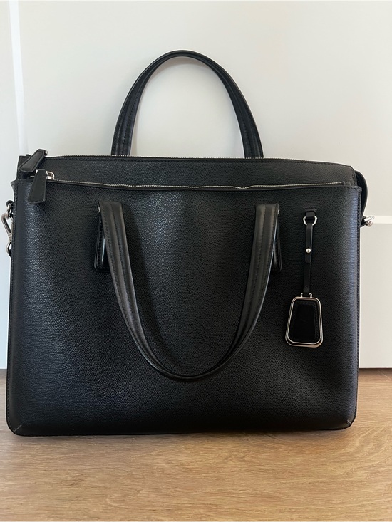 Tumi Handbags - Tumi Black Leather Laptop Tote